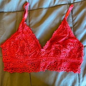 Adorable red bralette ❤️🌹